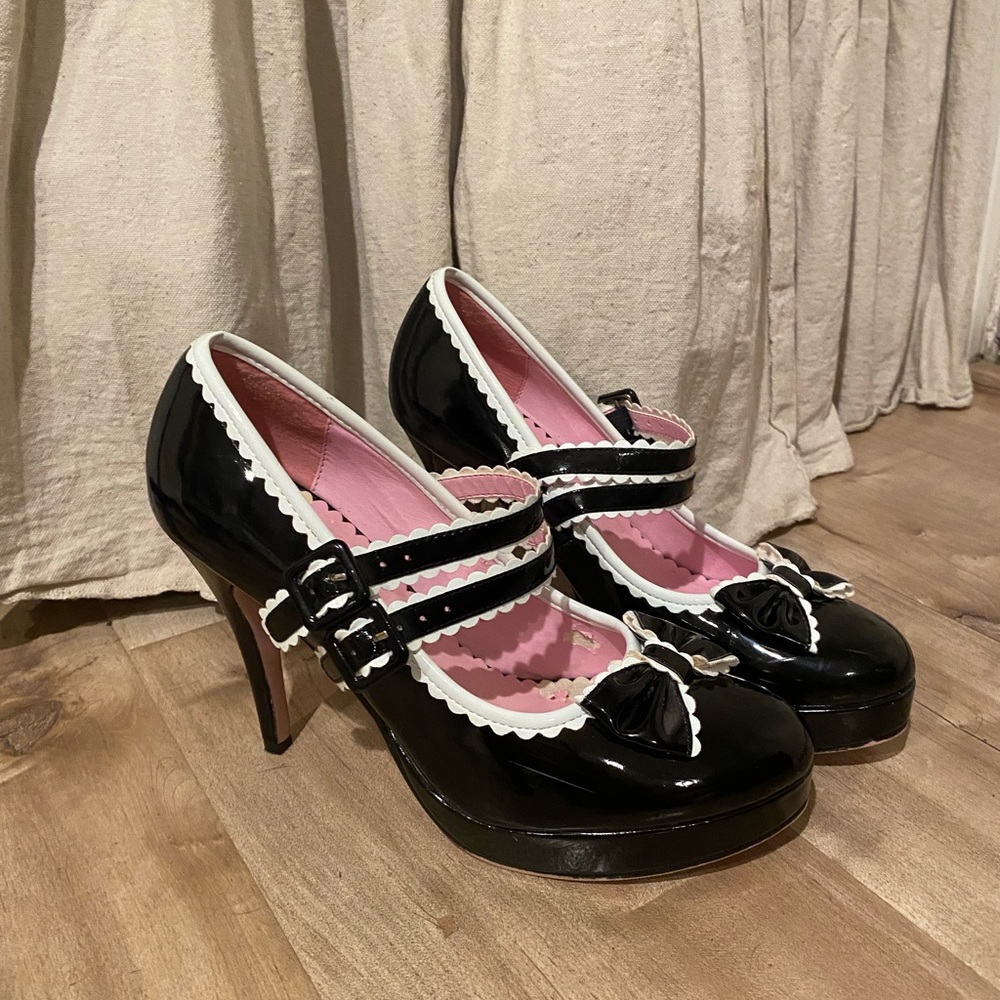 Leg Avenue heels